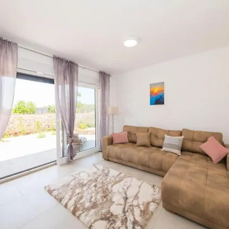 Villa Sunrise With Outdoor Pool - Four Bedroom With Pool *