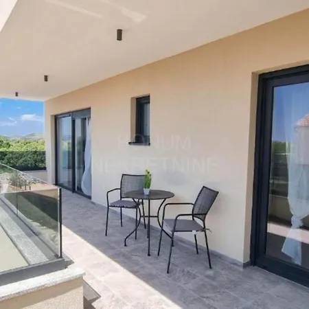 Villa Sunrise With Outdoor Pool - Four Bedroom With Pool
