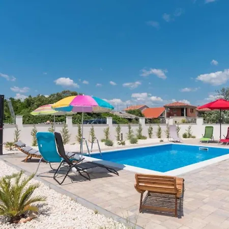 Sunrise With Outdoor Pool - 4 Bedroom & Pool Villa