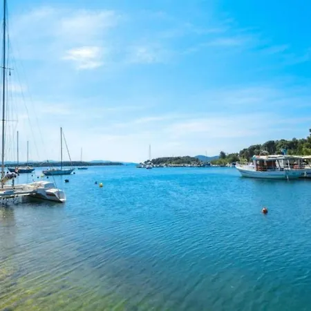 Sunrise With Outdoor Pool - 4 Bedroom & Pool * Šibenik