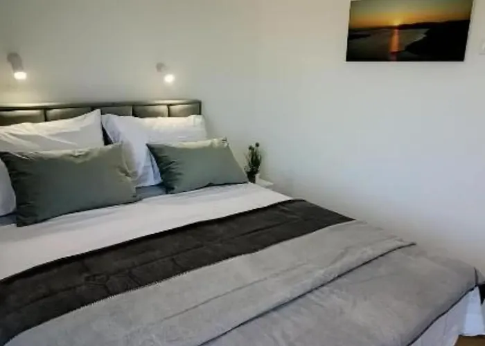 Sunrise With Outdoor Pool - 4 Bedroom & Pool * שיבניק