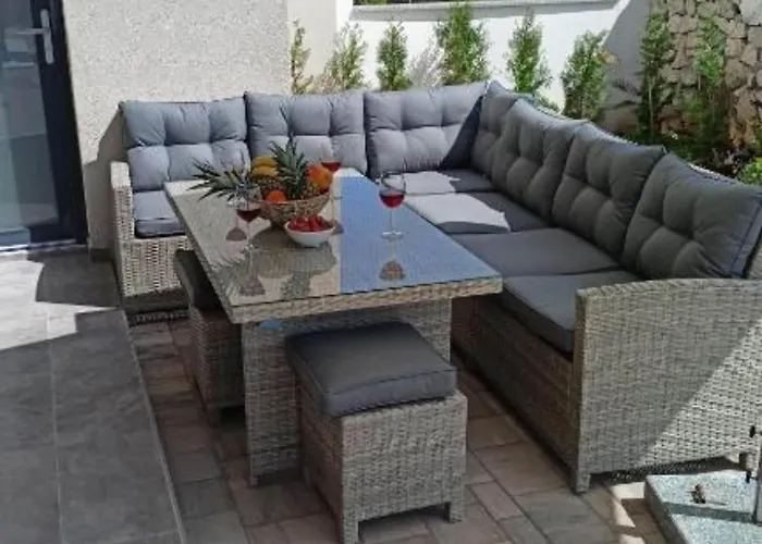 Sunrise With Outdoor Pool - 4 Bedroom & Pool