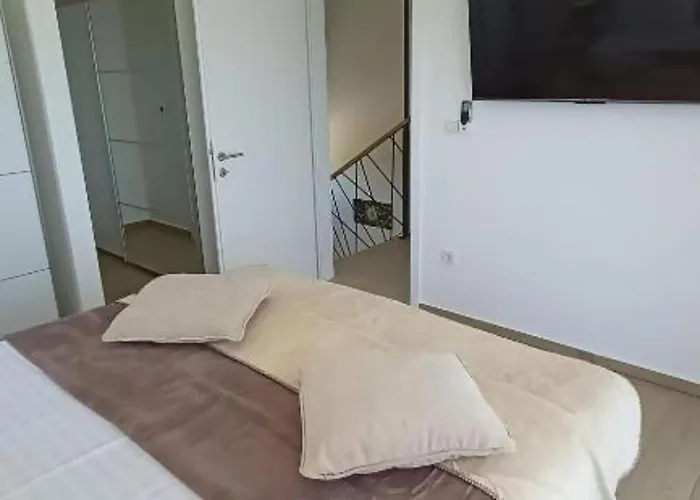 וילה Sunrise With Outdoor Pool - 4 Bedroom & Pool שיבניק