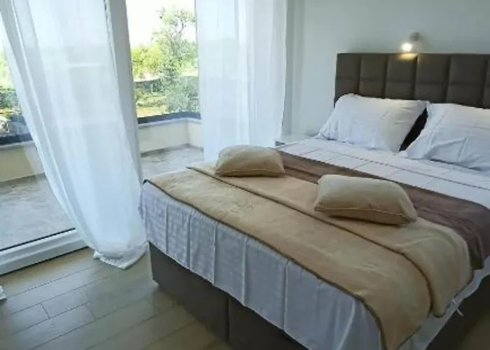 וילה Sunrise With Outdoor Pool - 4 Bedroom & Pool שיבניק